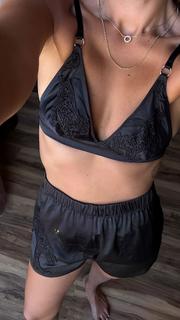 Danit Greenberg feet photo thumbnail