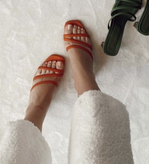 Danla Bilic feet photo thumbnail