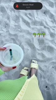 Danla Bilic feet photo thumbnail