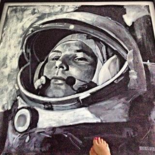 Danna García feet photo thumbnail