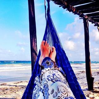 Danna García feet photo thumbnail