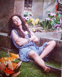 Danna García feet photo thumbnail