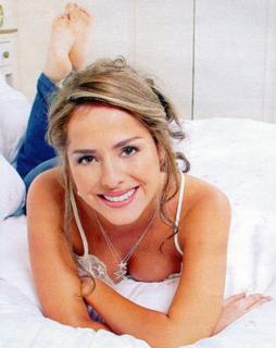 Danna García feet photo thumbnail