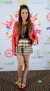 Danna Paola feet photo thumbnail