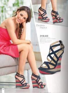 Danna Paola feet photo thumbnail
