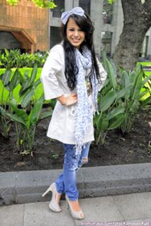 Danna Paola feet photo thumbnail
