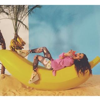 Danna Paola feet photo thumbnail