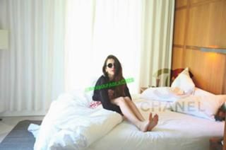 Danna Paola feet photo thumbnail