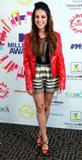 Danna Paola feet photo thumbnail