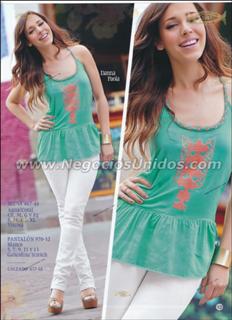 Danna Paola feet photo thumbnail