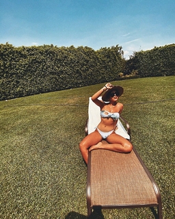 Danna Paola feet photo thumbnail