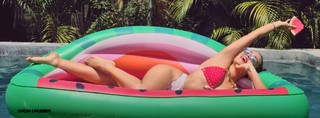Danna Paola feet photo thumbnail