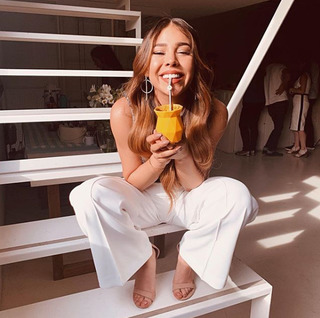 Danna Paola feet photo thumbnail