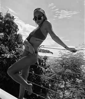 Danna Paola feet photo thumbnail