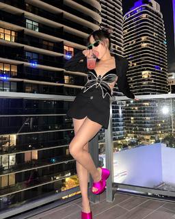 Danna Paola feet photo thumbnail