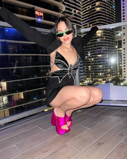 Danna Paola feet photo thumbnail