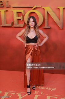 Danna Paola feet photo thumbnail