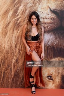Danna Paola feet photo thumbnail