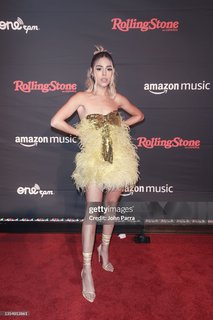 Danna Paola feet photo thumbnail