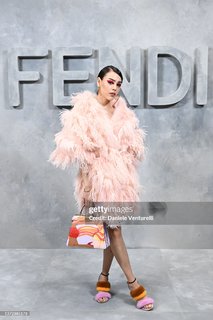 Danna Paola feet photo thumbnail