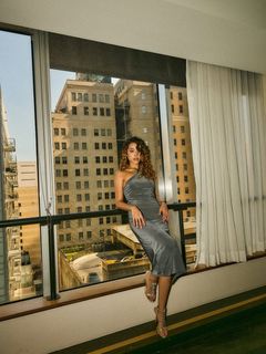 Danna Paola feet photo thumbnail
