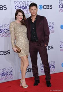 Danneel Ackles feet photo thumbnail