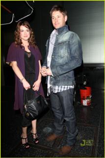 Danneel Ackles feet photo thumbnail