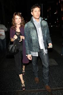 Danneel Ackles feet photo thumbnail