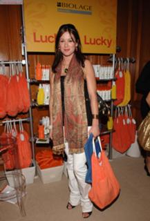 Danneel Ackles feet photo thumbnail