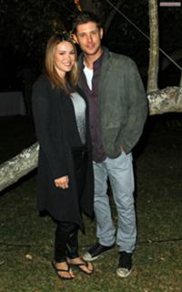 Danneel Ackles feet photo thumbnail