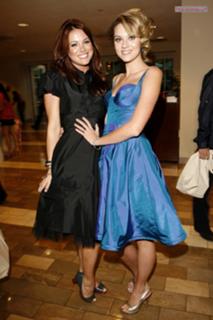 Danneel Ackles feet photo thumbnail