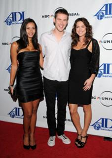 Danneel Ackles feet photo thumbnail