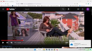 Danneel Ackles feet photo thumbnail