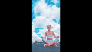 Danni Menzies feet photo 18