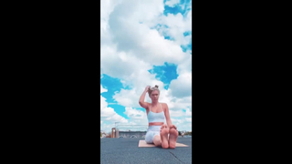 Danni Menzies feet photo 15