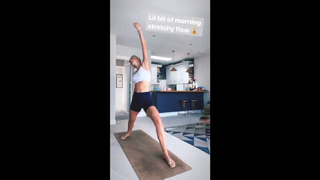 Danni Menzies feet photo 8