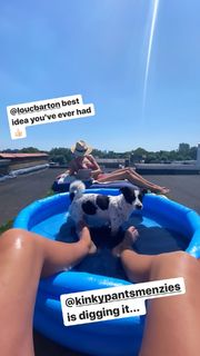 Danni Menzies feet photo 5