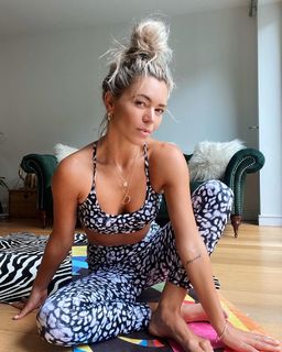 Danni Menzies feet photo 1