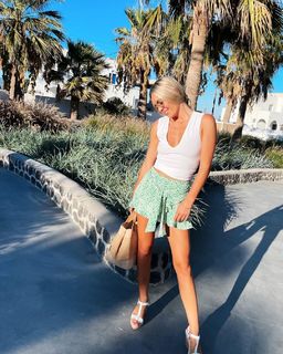 Danni Menzies feet photo 14