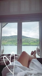Danni Menzies feet photo 8
