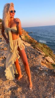 Danni Menzies feet photo 10