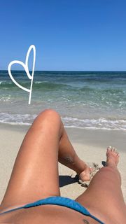 Danni Menzies feet photo 8