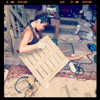 Danni Suzuki feet photo thumbnail