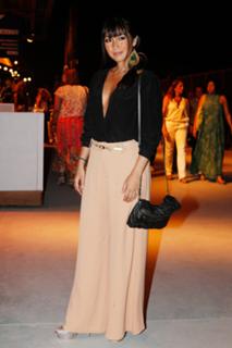 Danni Suzuki feet photo thumbnail