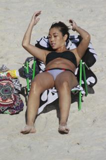 Danni Suzuki feet photo thumbnail