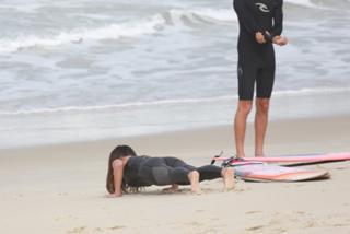 Danni Suzuki feet photo thumbnail