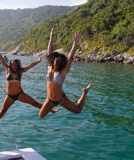 Danni Suzuki feet photo thumbnail