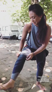 Danni Suzuki feet photo thumbnail