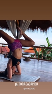 Danni Suzuki feet photo thumbnail