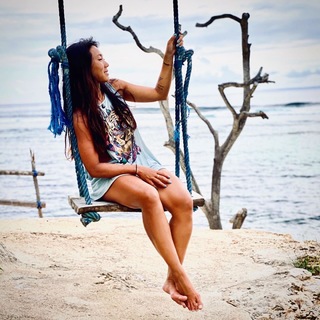 Danni Suzuki feet photo thumbnail